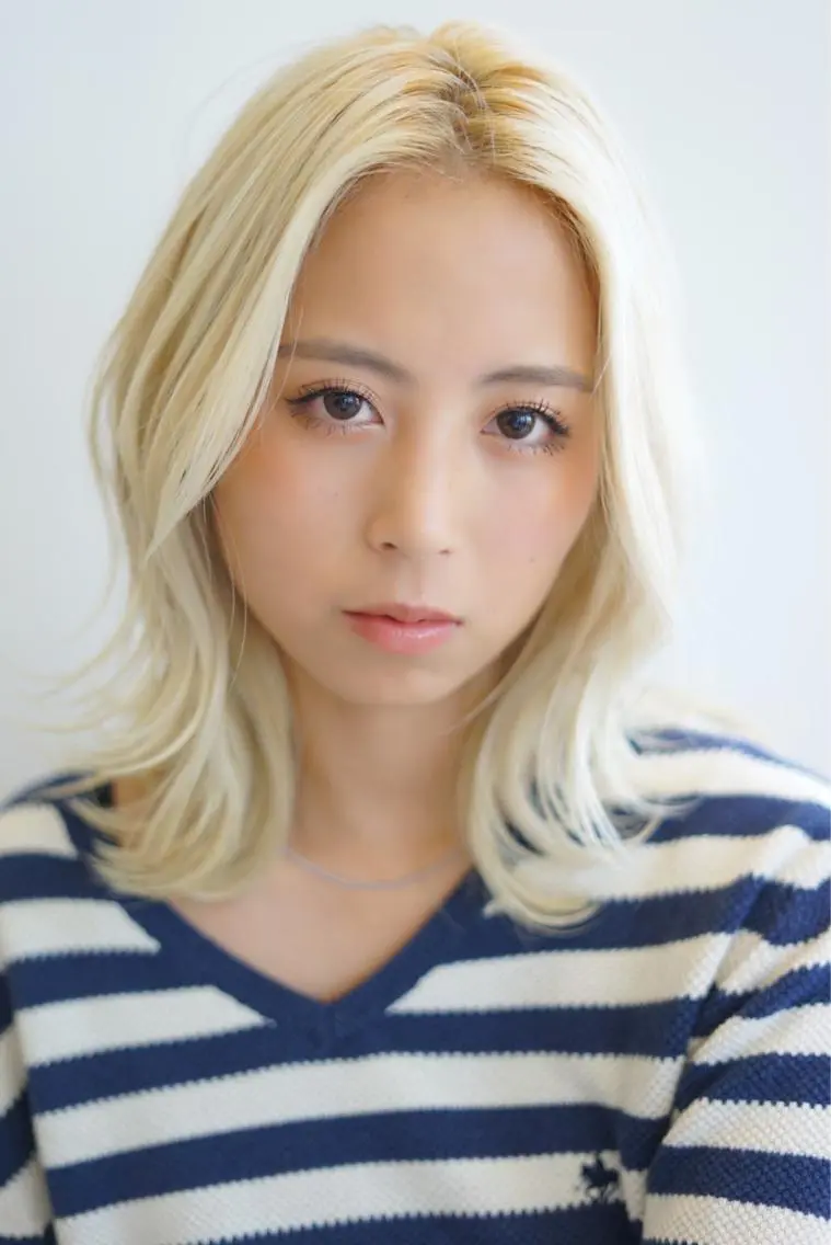 カラー & kuのヘアスタイル