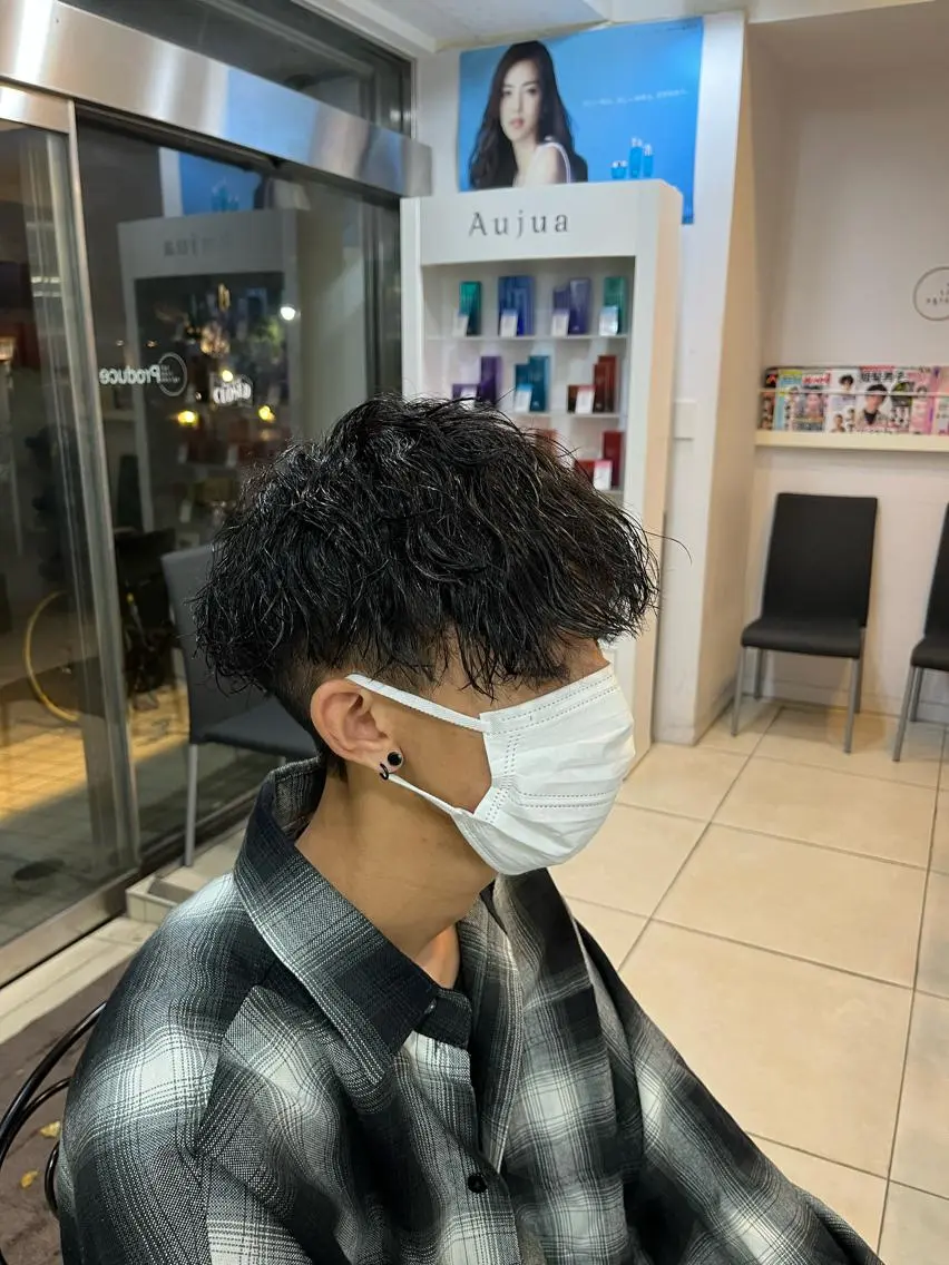 ショート パーマ メンズ フェードカット マッシュ カット パーマ 韓国メンズヘア/ 毛流れヘア　須田龍世のヘアスタイル