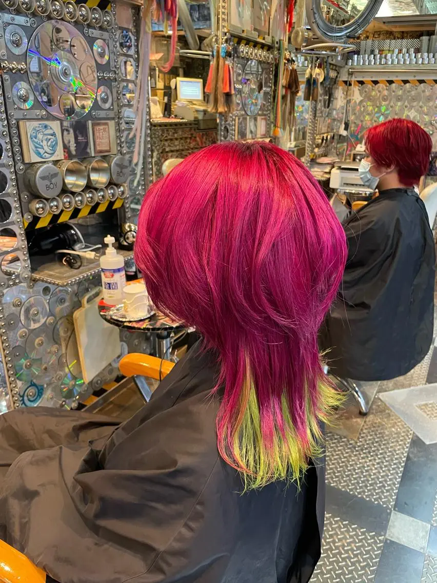 セミロング カラー ダブルカラー ピンクカラー ♮やっしー♮ 🌈派手髪🌈のヘアスタイル
