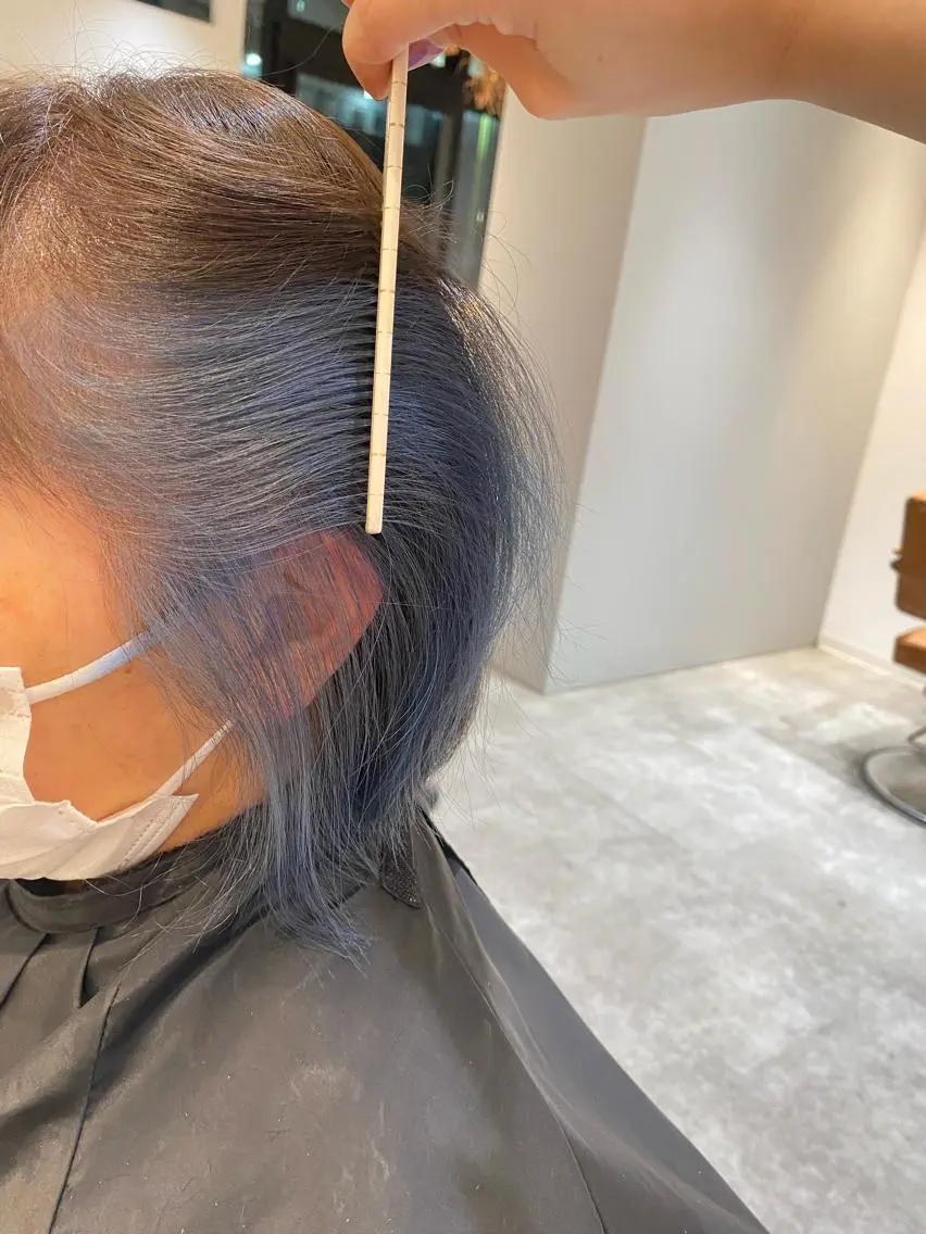 ショート カラー ブリーチ ブルーカラー イヤリングカラー シルバー カット ヘアカラー オスズ 🎀´-のヘアスタイル