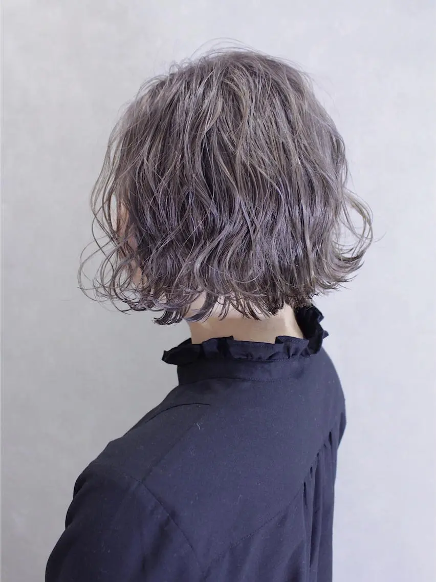 ショート カラー ヘアアレンジ ラベンダーカラー シルバー lani ブリーチ /ダブルカラーのヘアスタイル