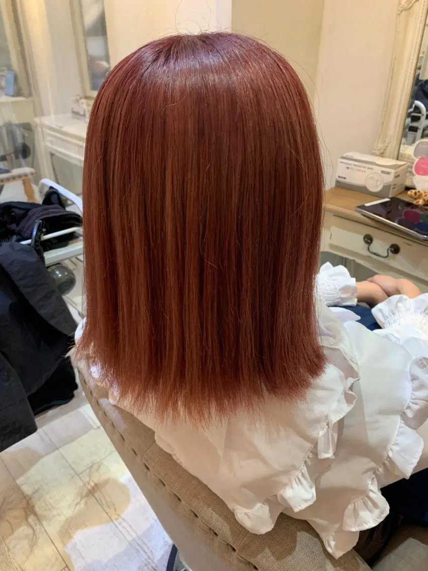 ミディアム カラー アディクシーカラー アッシュ ミストバング ブリーチ ブロンド N° uairo 川崎店【ユアイロ】のヘアスタイル
