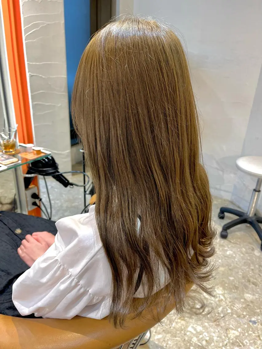 セミロング カラー ブリーチ 透明感カラー ブリーチなしカラー ヘアカラー うしだ かおるのヘアスタイル