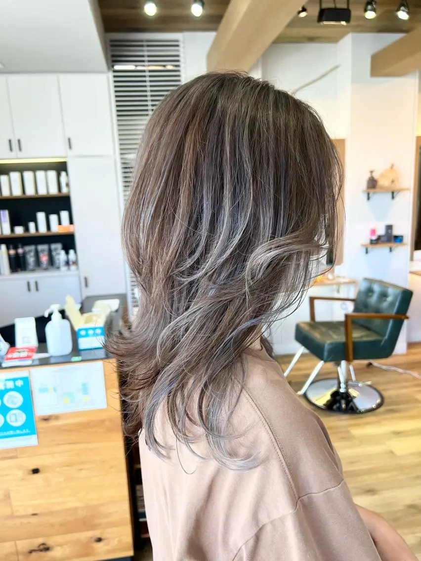セミロング ヘアカラー トリートメント 堀 望美のヘアスタイル