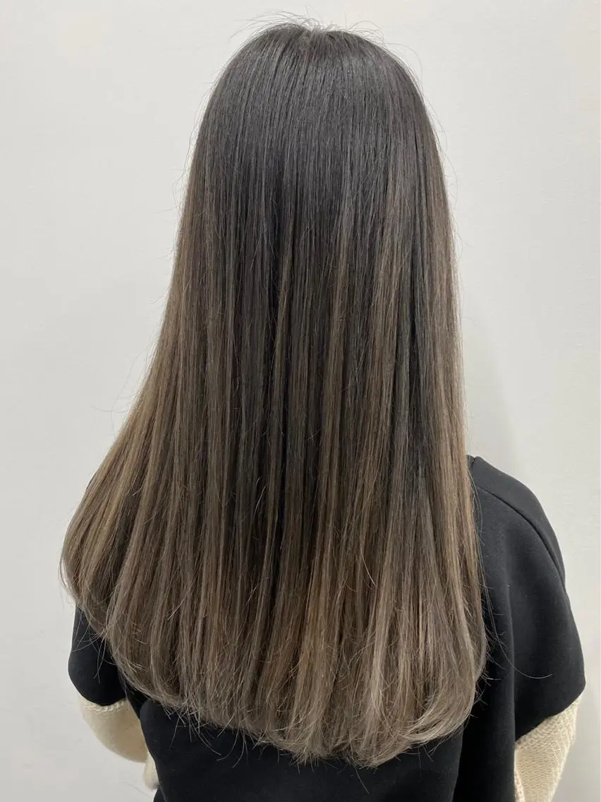 ロング カラー グラデーションカラー ヘアカラー トリートメント 【公式】amble luxe池袋東口🩷のヘアスタイル