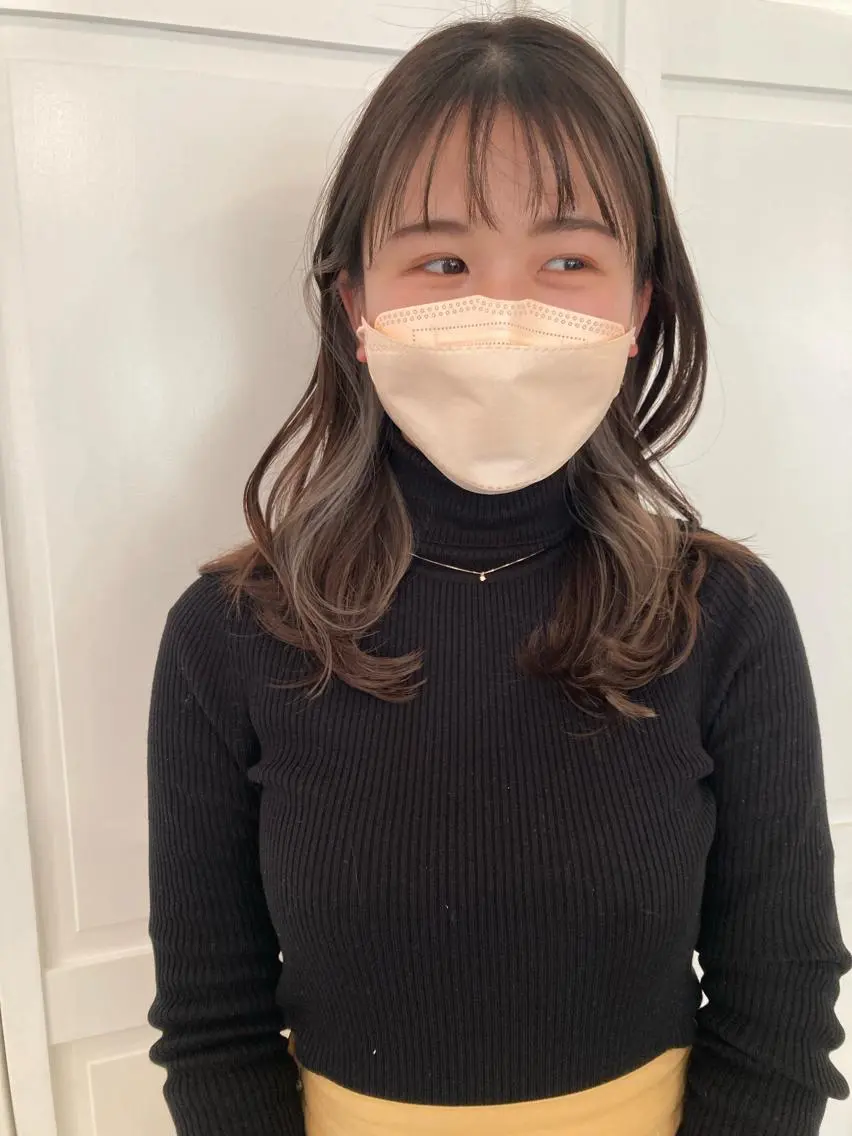 セミロング カラー ベージュカラー インナーカラー お洒落ベージュ🤎 代官山shibukiのヘアスタイル