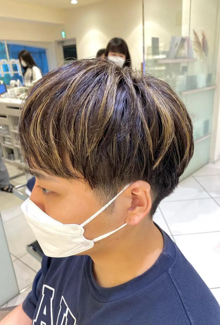 カラー メンズ メンズハイライト ハイライトカラー カット レイヤーカット/ ハイライト　千咲季のヘアスタイル