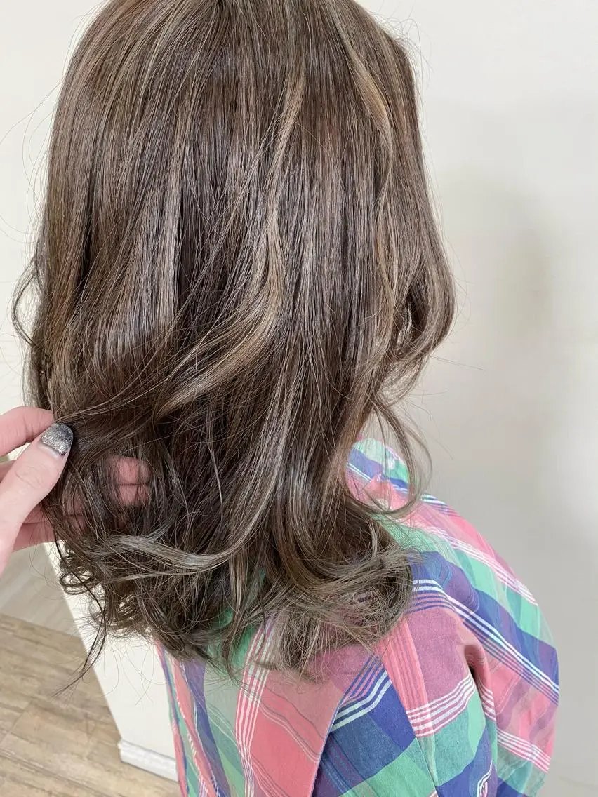 カラー SALOWIN栄 高須大貴のヘアスタイル