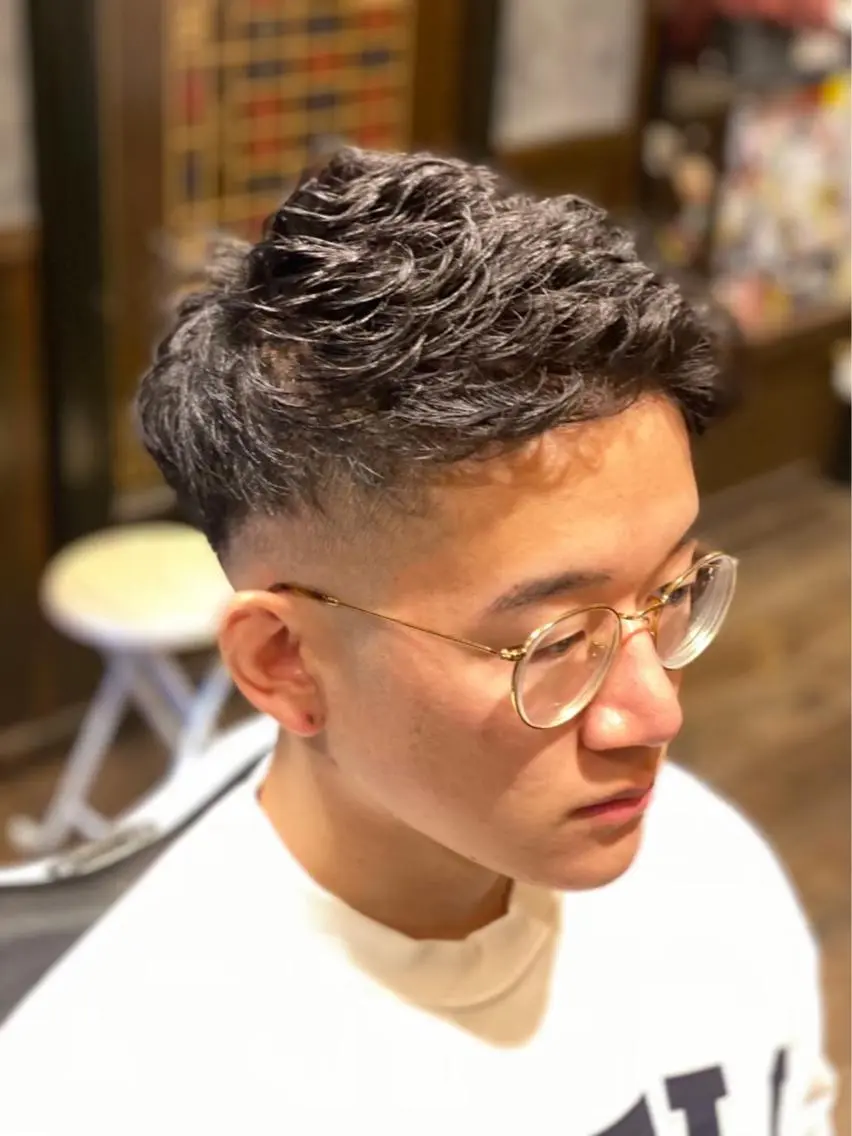 ショート パーマ メンズ 安田 遥のヘアスタイル