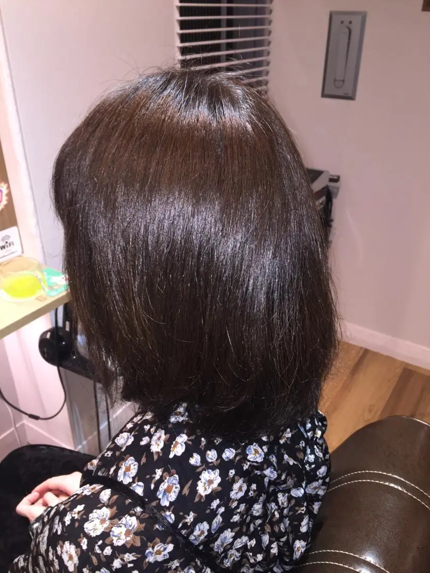 セミロング カラー アッシュ ツキダテ ユイのヘアスタイル