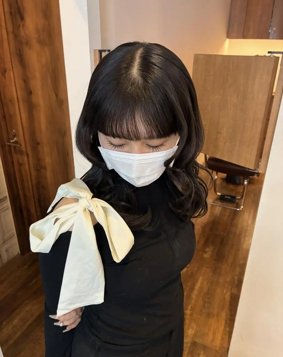 セミロング カラー 透明感カラー 髪質改善 似合わせカット ヘアカラー loty すずなのヘアスタイル