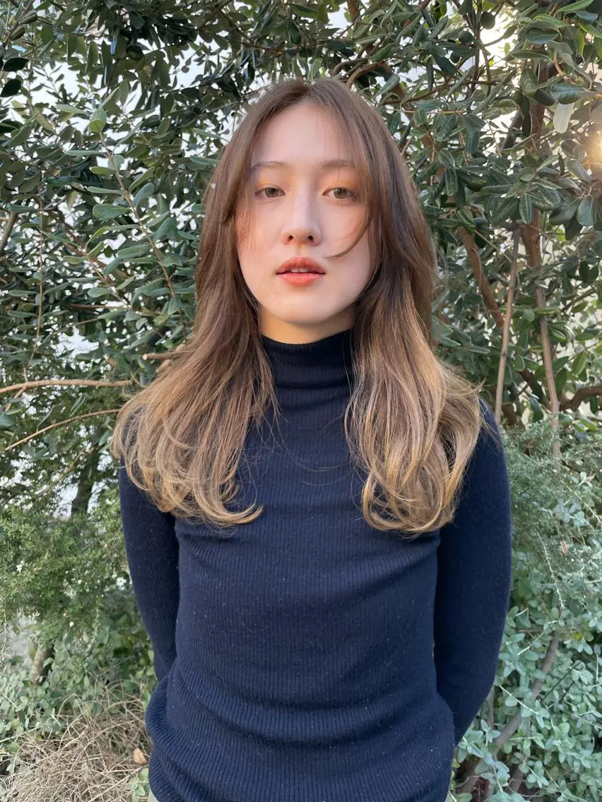 セミロング 外国人風カラー 佐伯 和佳のヘアスタイル