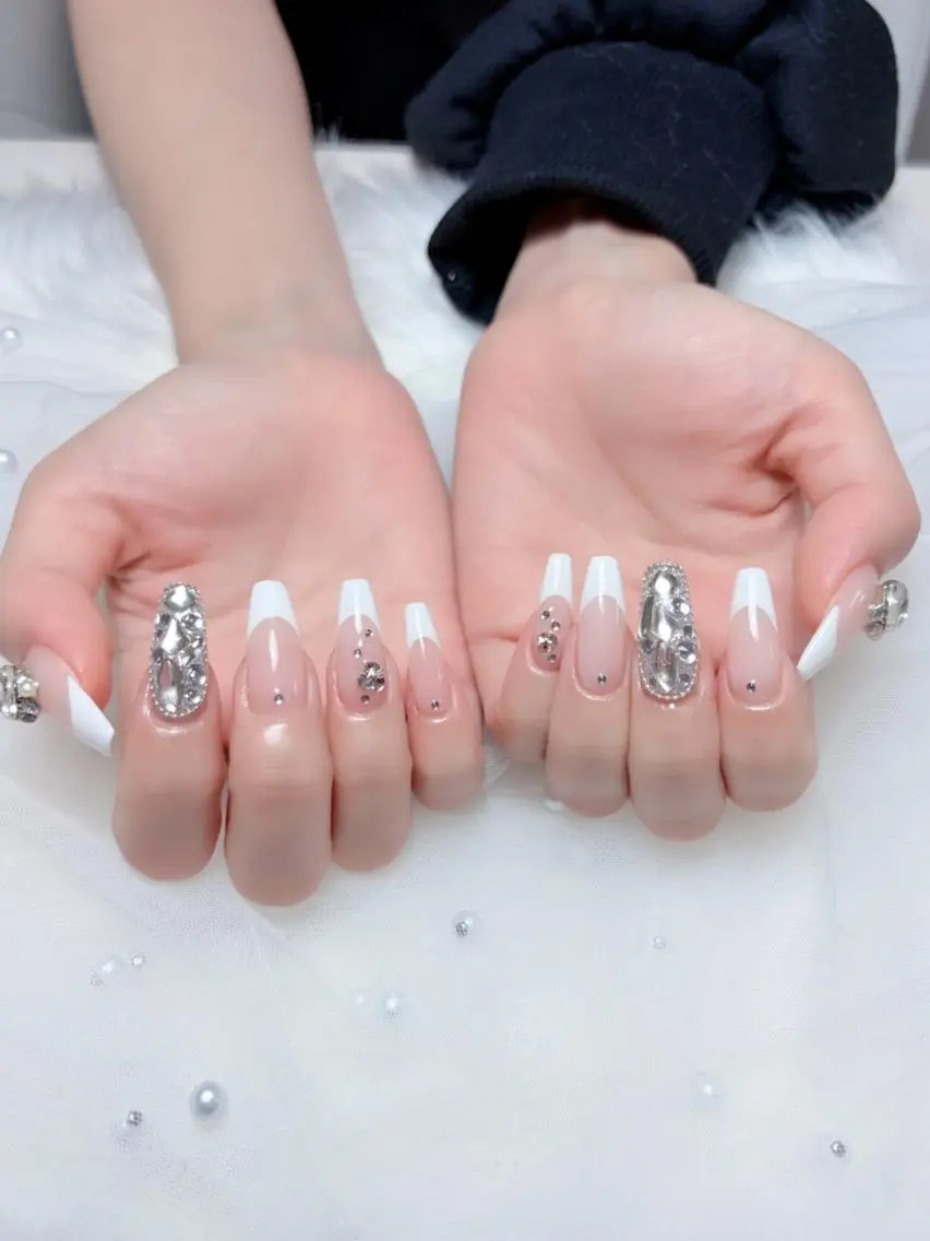 ネイル 韓国ネイル マグネットネイル 持ち込み ニュアンスネイル シンプルネイル ハンドネイル ハンドケア ハイン ネイルのネイルデザイン