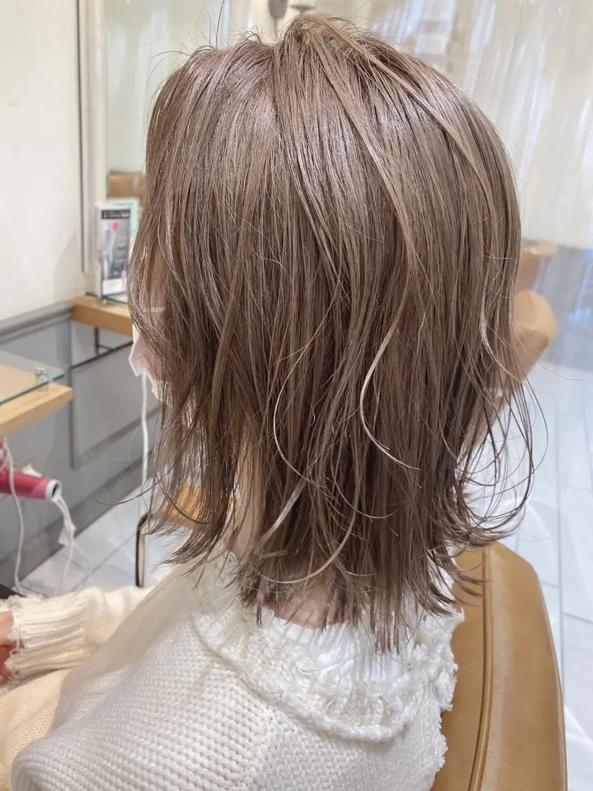 ミディアム カラー ブリーチ グレージュ ✳︎SERA✳︎ 平日のみご案内の眉毛・アイブロウイメージ