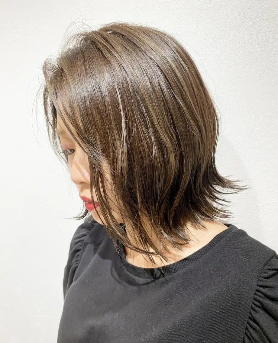 ミディアム カラー グレージュ ハイライトカラー ハイライト 外ハネヘア 北九州美容室 🕊️わかな✂︎のヘアスタイル