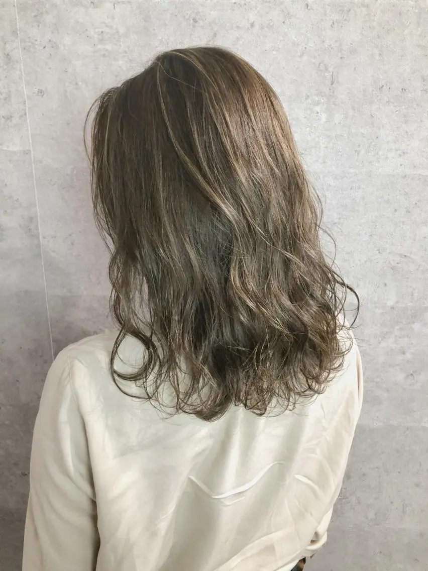 ミディアム カット ヘアカラー トリートメント ヘアセット Rico OFFICIALのヘアスタイル
