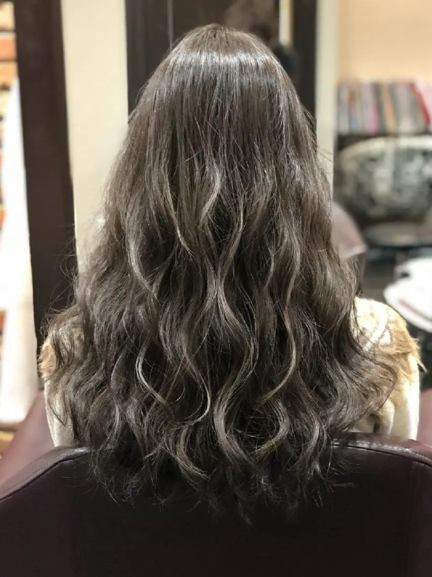 カラー ロング 辻 竜也　のヘアスタイル