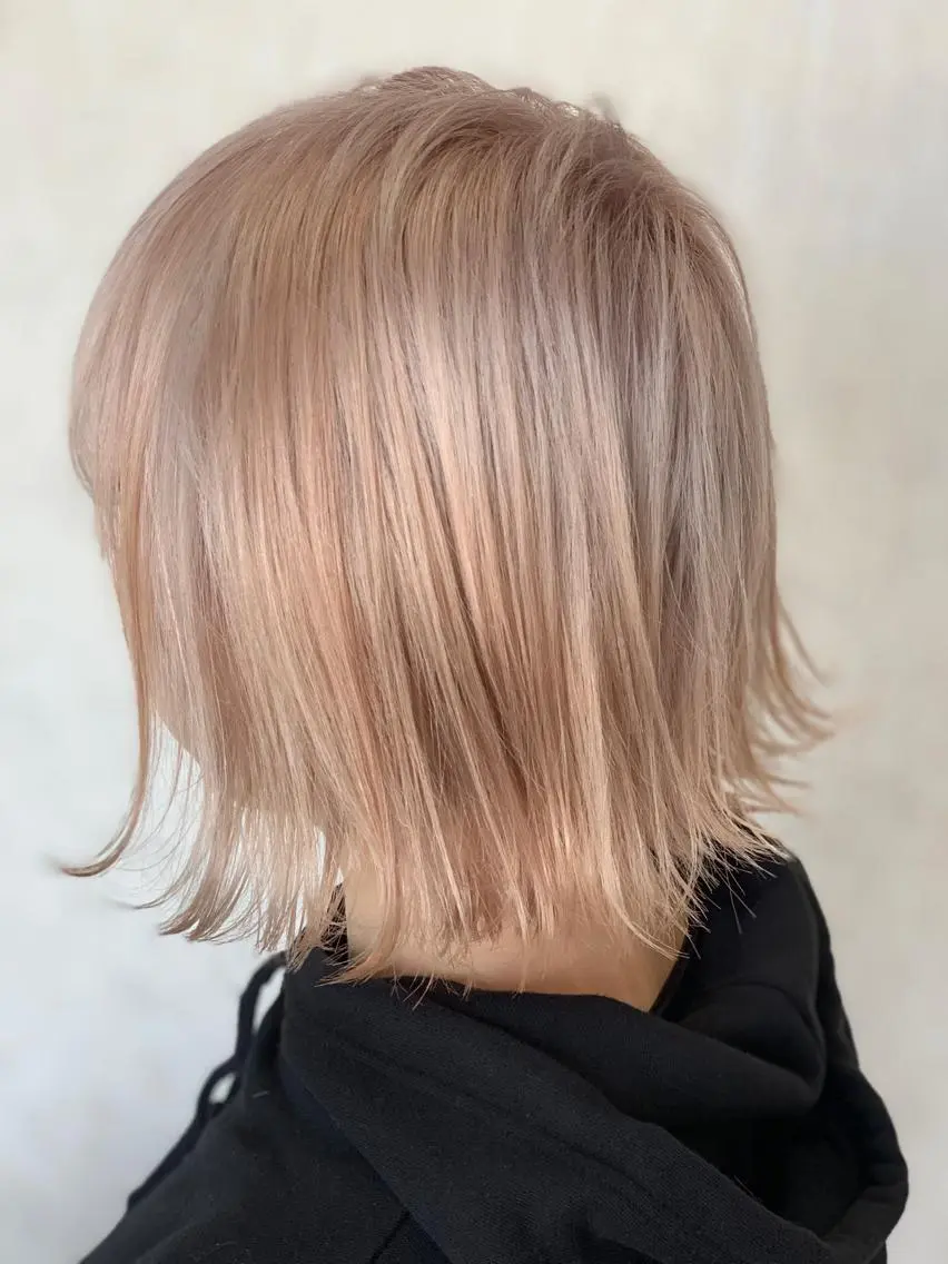 ショート カラー ベージュカラー ピンクカラー ピンクベージュ ヘアカラー トリートメント LUXBE LUCEのヘアスタイル