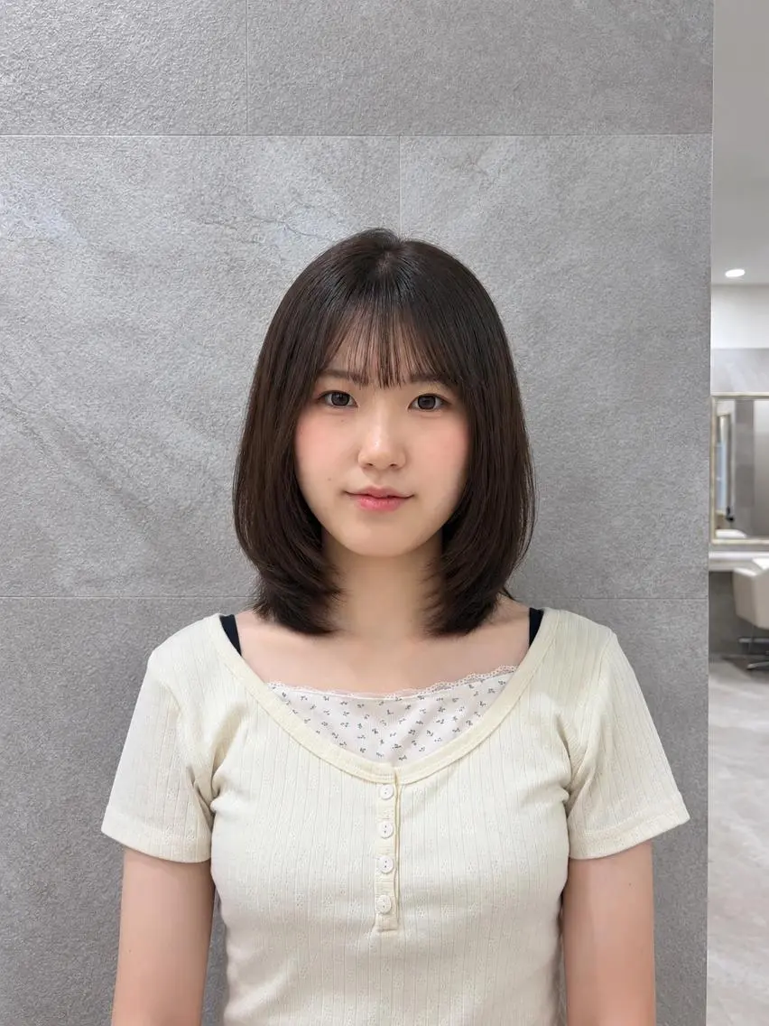 セミロング 韓国ヘアケアブリーチ 莉奈のヘアスタイル