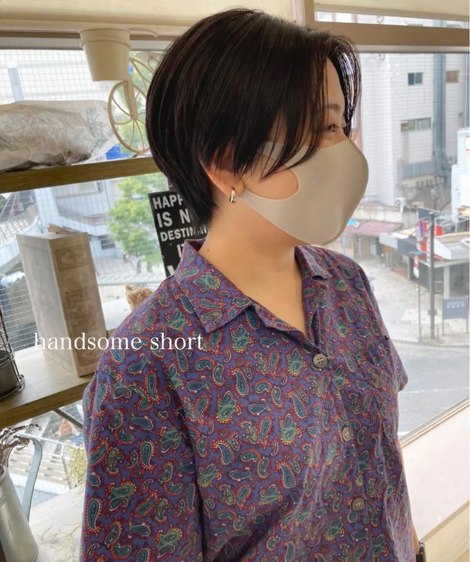 ショート カラー 切りっぱなしボブ ショートボブ ハンサムショート 黒髪 ボブ カット ヘアカラー トリートメント 初めてのショート お任せください✂️のヘアスタイル