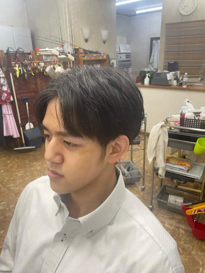 ミディアム メンズ 海老原 コウのヘアスタイル