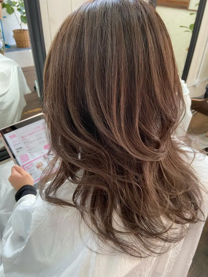 ミディアム 紙屋 隼人のヘアスタイル