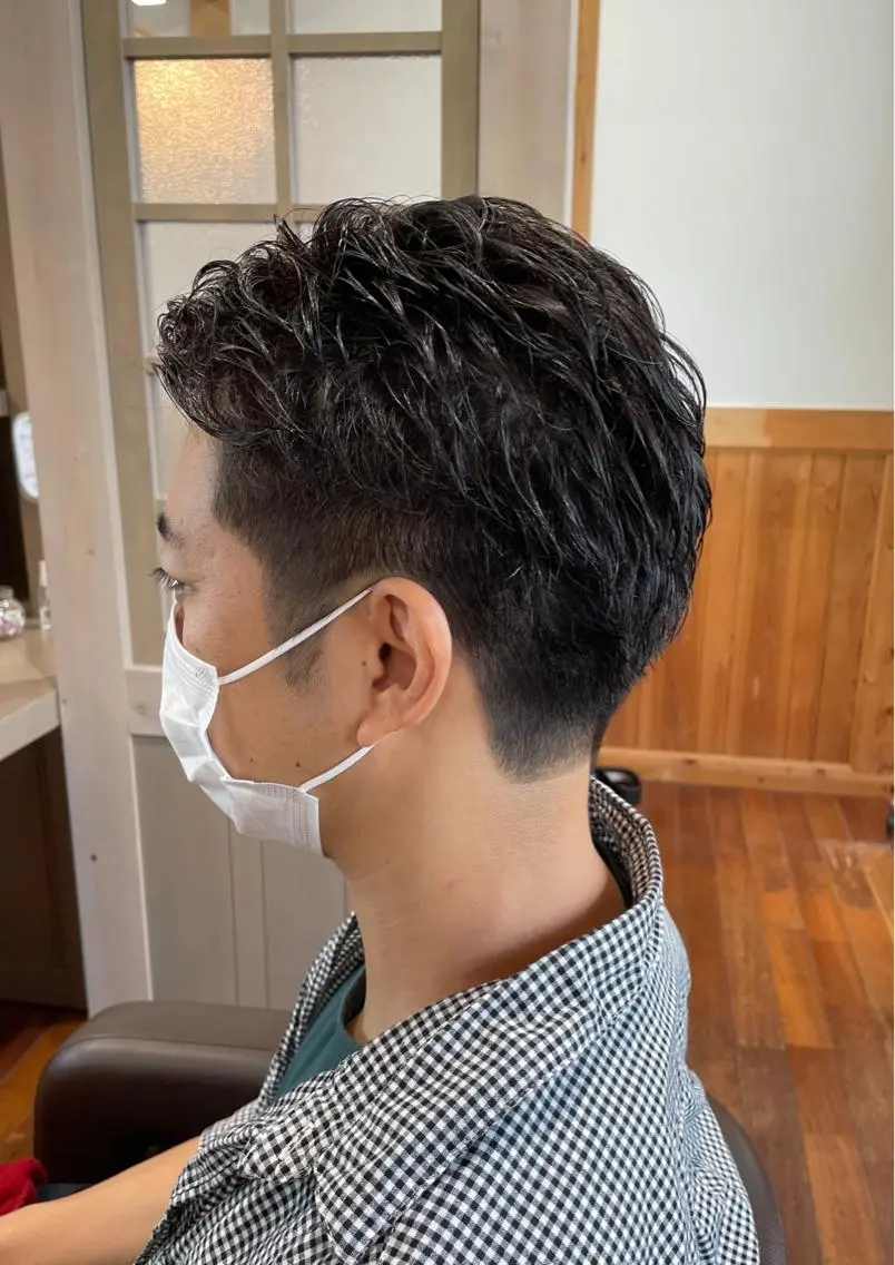 パーマ メンズ ビジネス 吉田 浩太郎のヘアスタイル