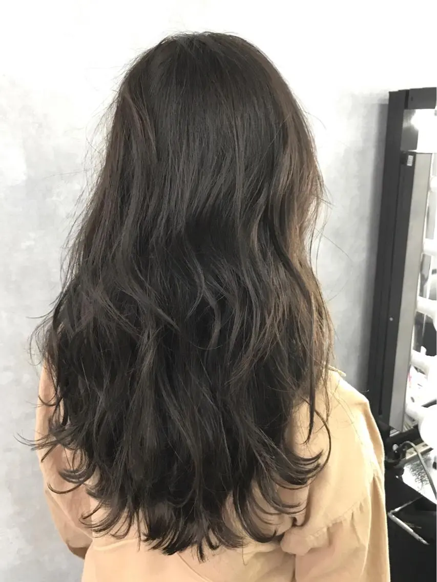 セミロング カラー ダークグレー ダークグレージュ グレージュ TOMOYA/ ショート、レイヤーのヘアスタイル