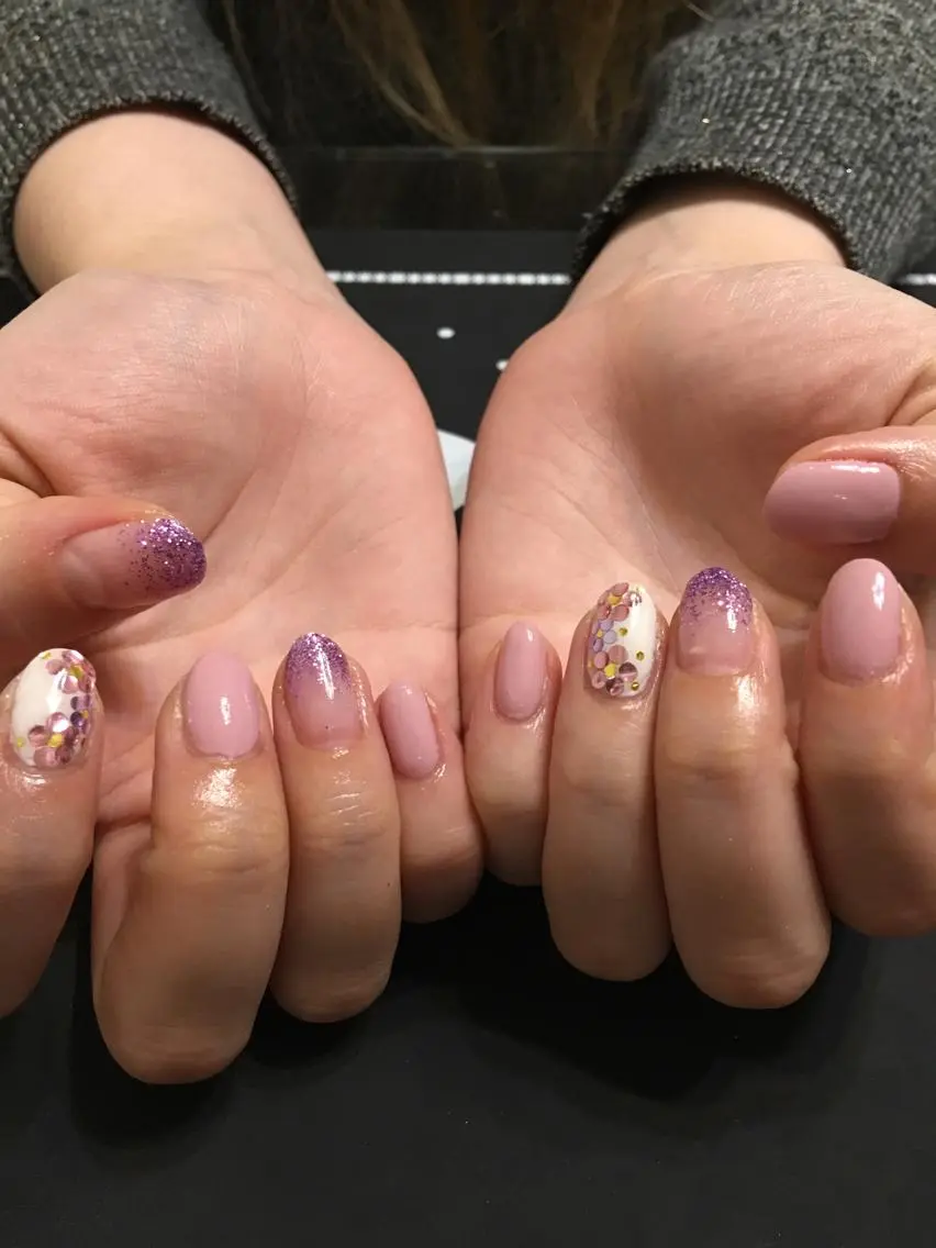ネイル アートネイル ホログラムネイル 春ネイル ハンドネイル 🌈KANÅKO 🌈のネイルデザイン