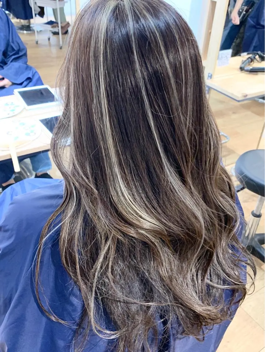 ロング ヘアカラー ＮＥＷＩ　京橋 【yoko】のヘアスタイル