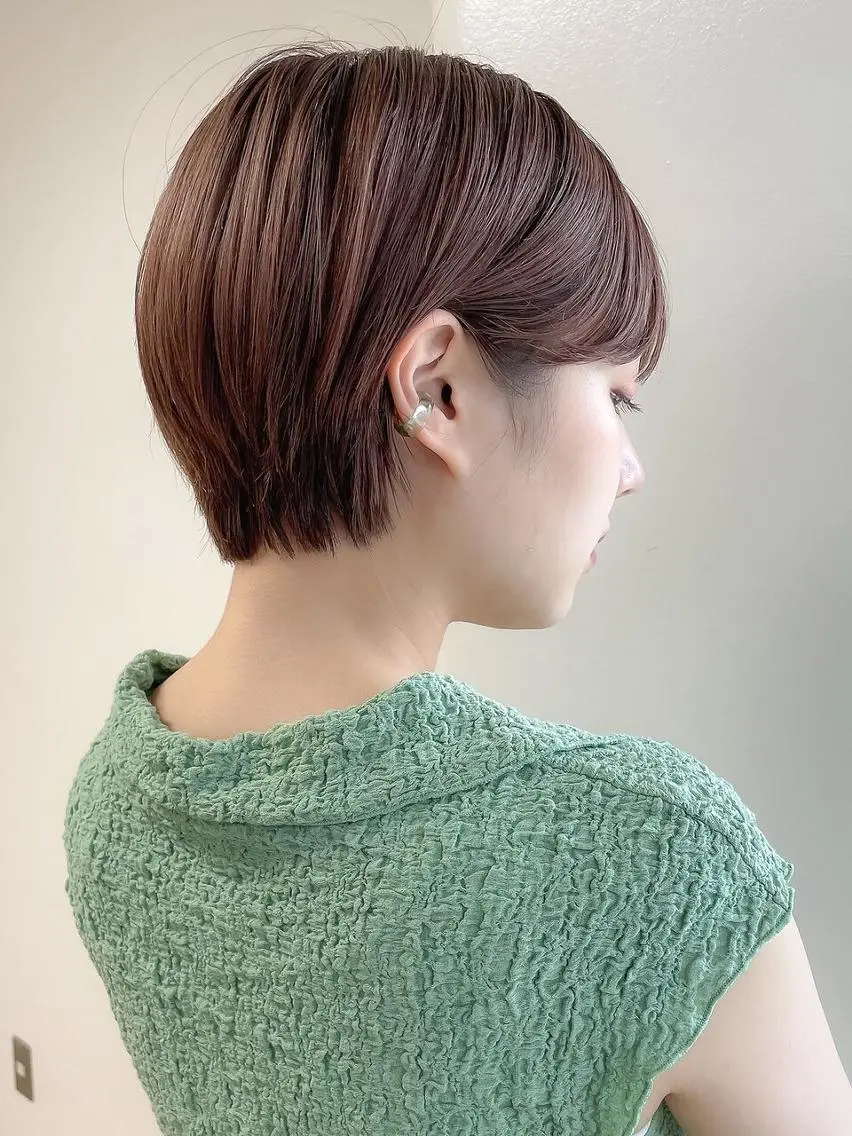 ショート カラー ベージュカラー ブリーチ イヤリングカラー ハイライトカラー イルミナカラー BASSA 下井草店のヘアスタイル