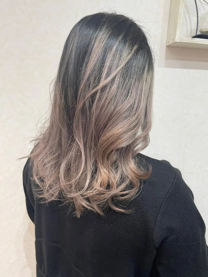 セミロング パーマ ヘアアレンジ カラー セミロングパーマ アディクシーカラー アッシュ バレイヤージュ ミストバング 【N°deseo】 吉祥寺のヘアスタイル