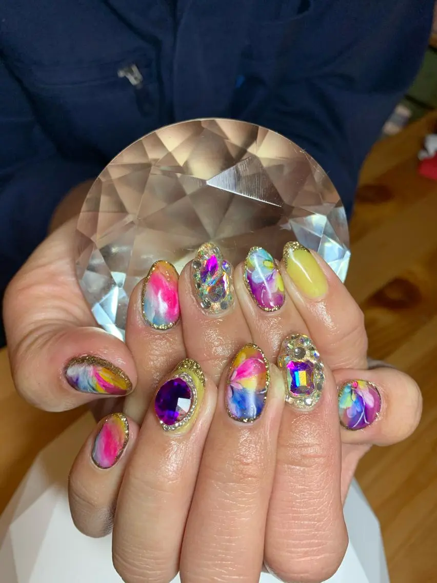 ネイル LAVISH 大和店 🤱子連れ大歓迎のネイルデザイン