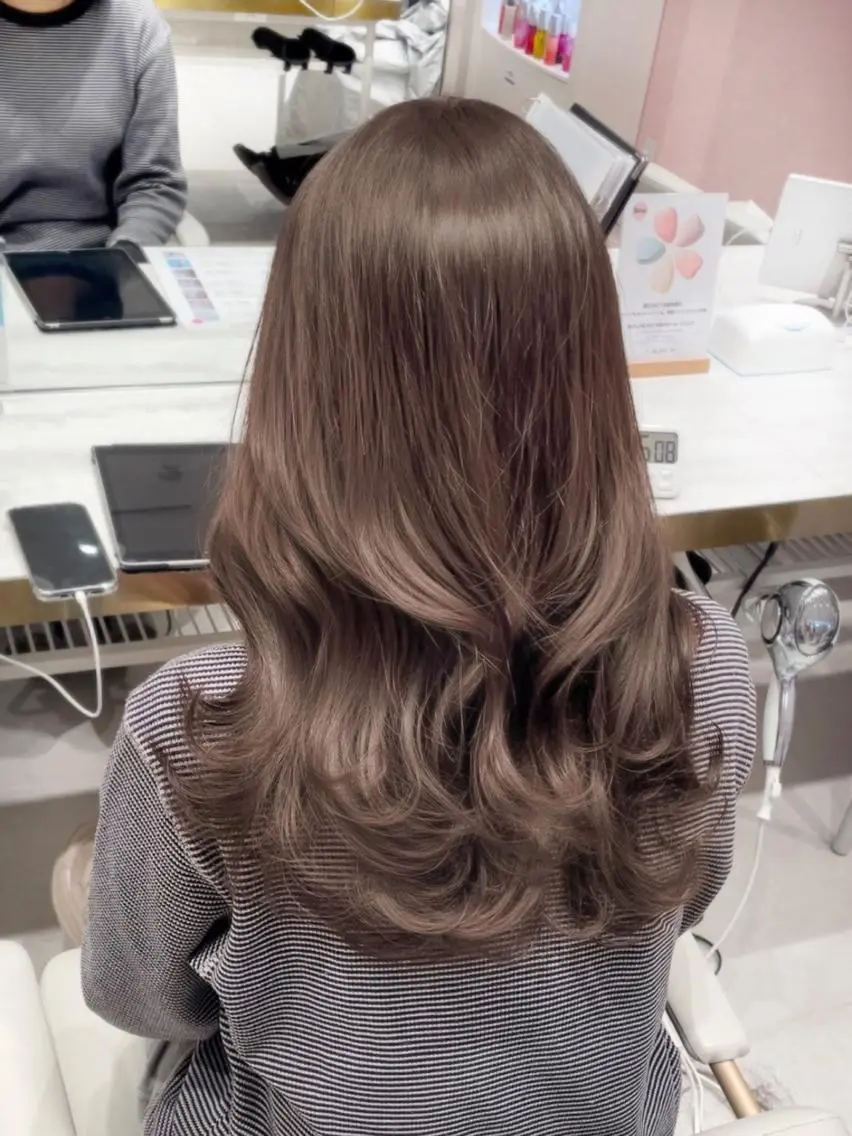 ロング カラー ヘアアレンジ 🤎小顔レイヤー /ベージュ🤎友香のヘアスタイル