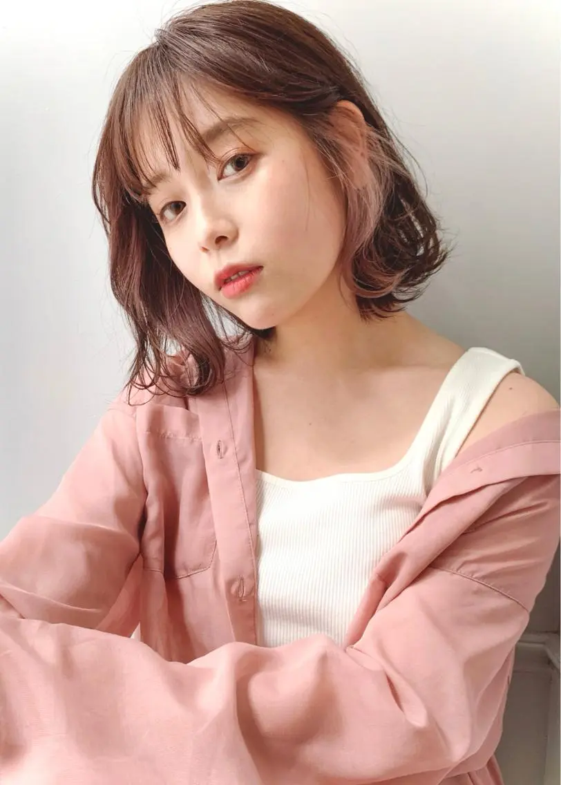 ショート カラー インナーカラー ピンクカラー くびれヘア エギョモリ 顔まわりレイヤー カット ヘアカラー 横浜/レイヤーカット /顔周り/佐藤記正のヘアスタイル