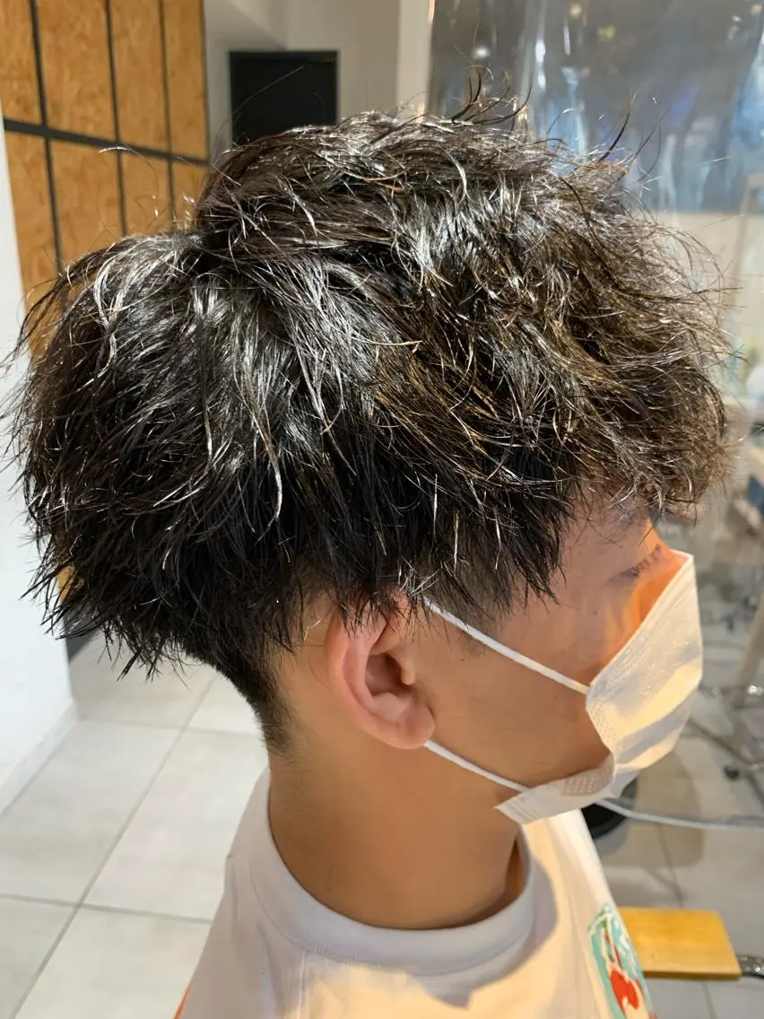 パーマ メンズ メンズパーマ ツイストスパイラルパーマ スパイラルパーマ 森川 力のヘアスタイル