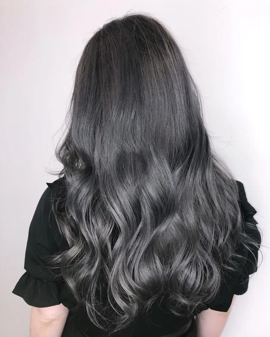 ロング 手島 カミラのヘアスタイル