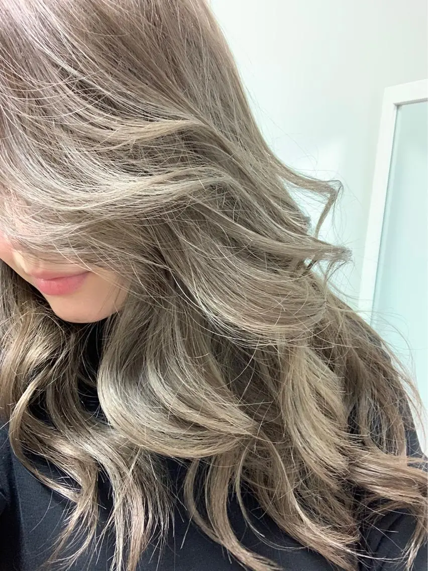 ロング カラー ハイライトカラー イルミナカラー ハイライト 浅野 順一のヘアスタイル