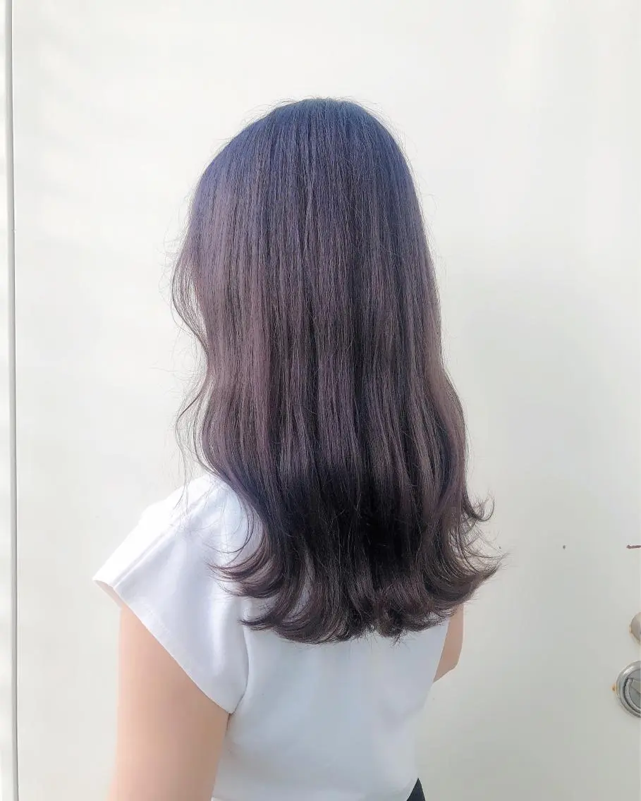 セミロング カラー 韓国🇰🇷レイヤー 映える顔周り🩷のヘアスタイル