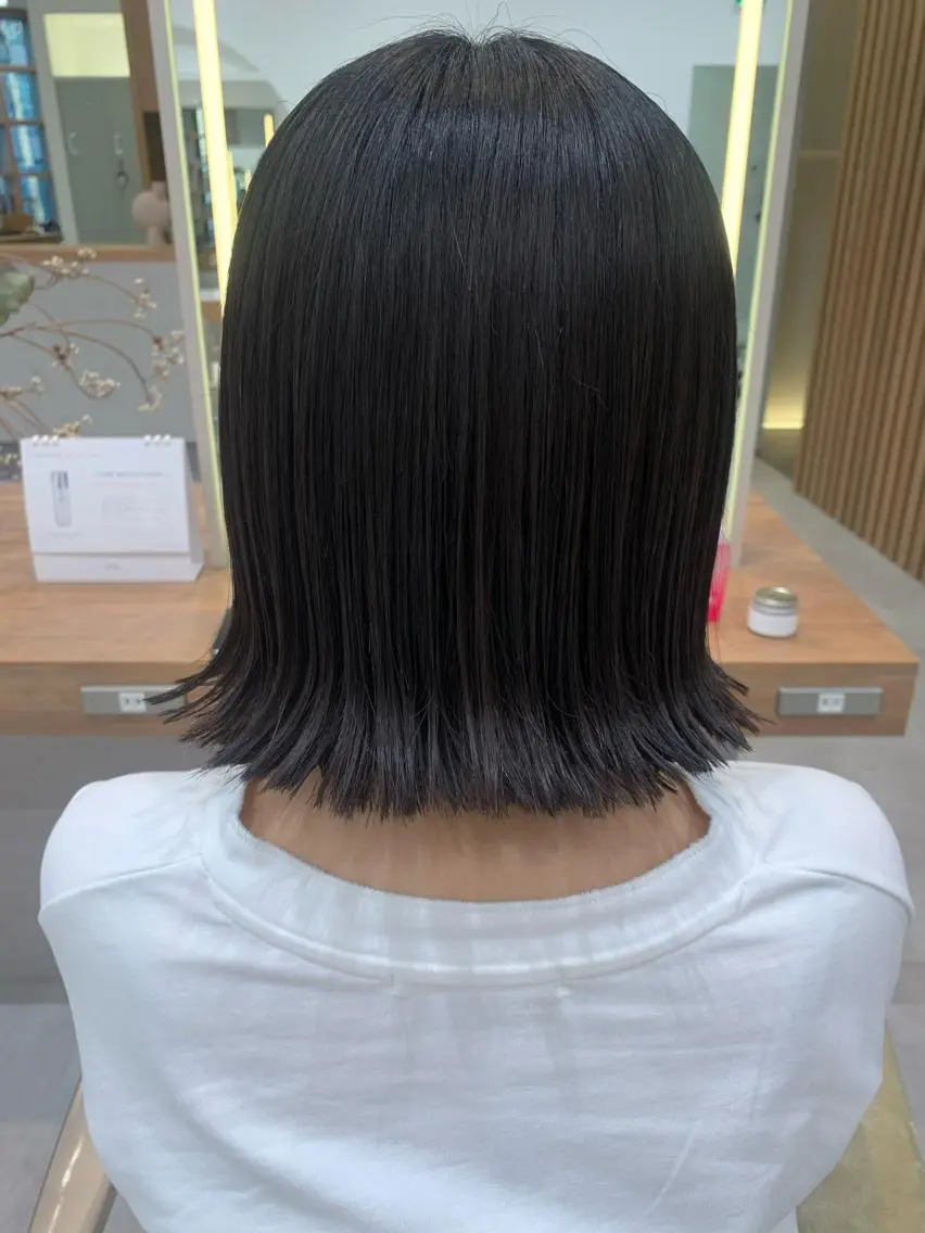 ミディアム 切りっぱなしボブ ボブ カット トリートメント ヘッドスパ 近 紗理奈のヘアスタイル