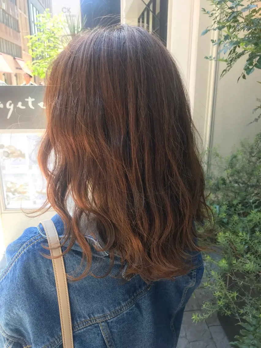 セミロング ラベンダーベージュ LOMA🇰🇷 銀座クボタのヘアスタイル