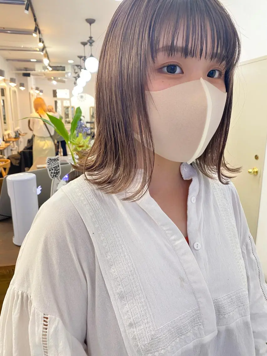 ミディアム カラー 顔周りレイヤーカット ブリーチminamiのヘアスタイル