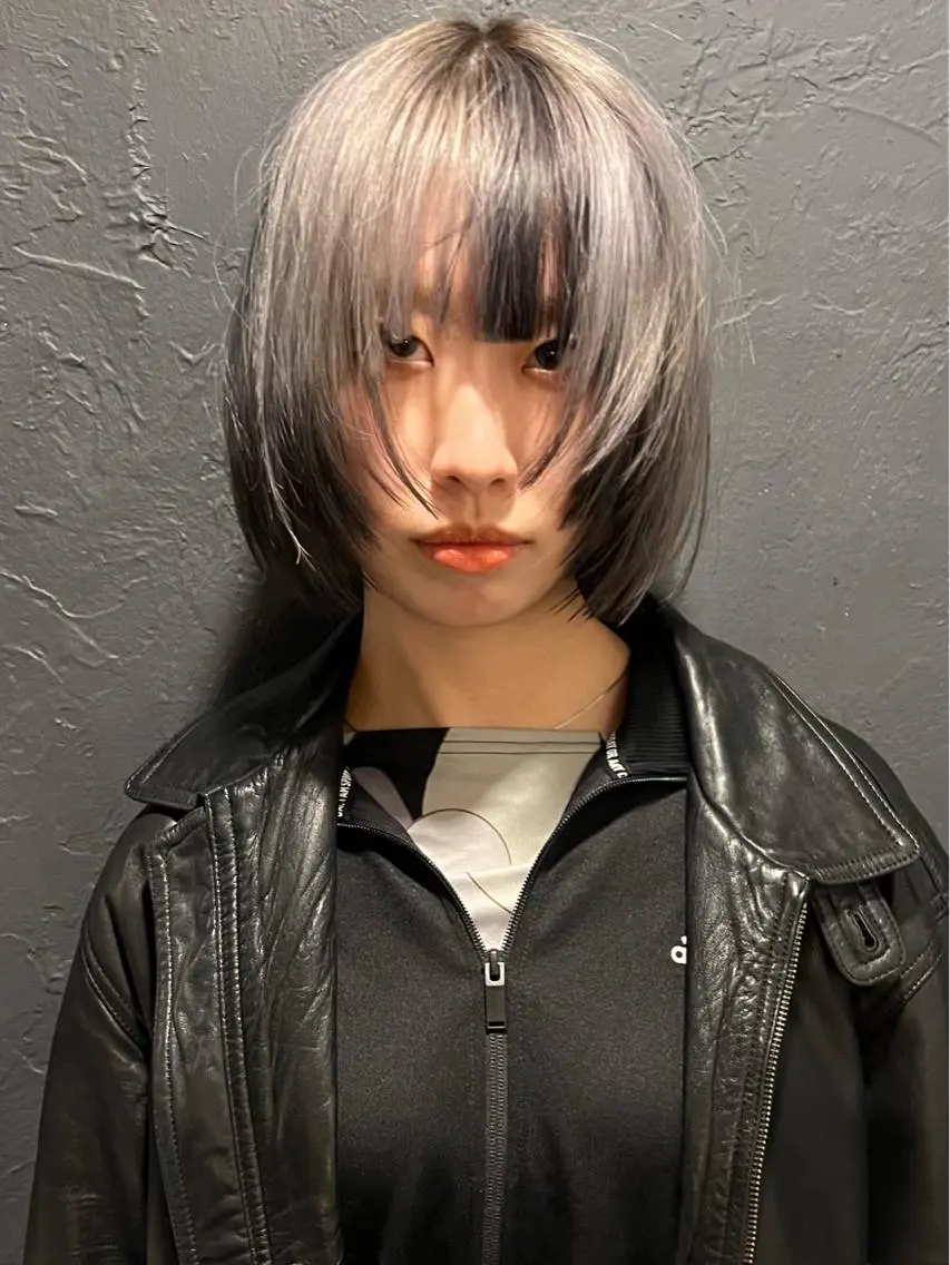 ショート ボブ 退色まで透明感ある ダブルカラー/リクのヘアスタイル