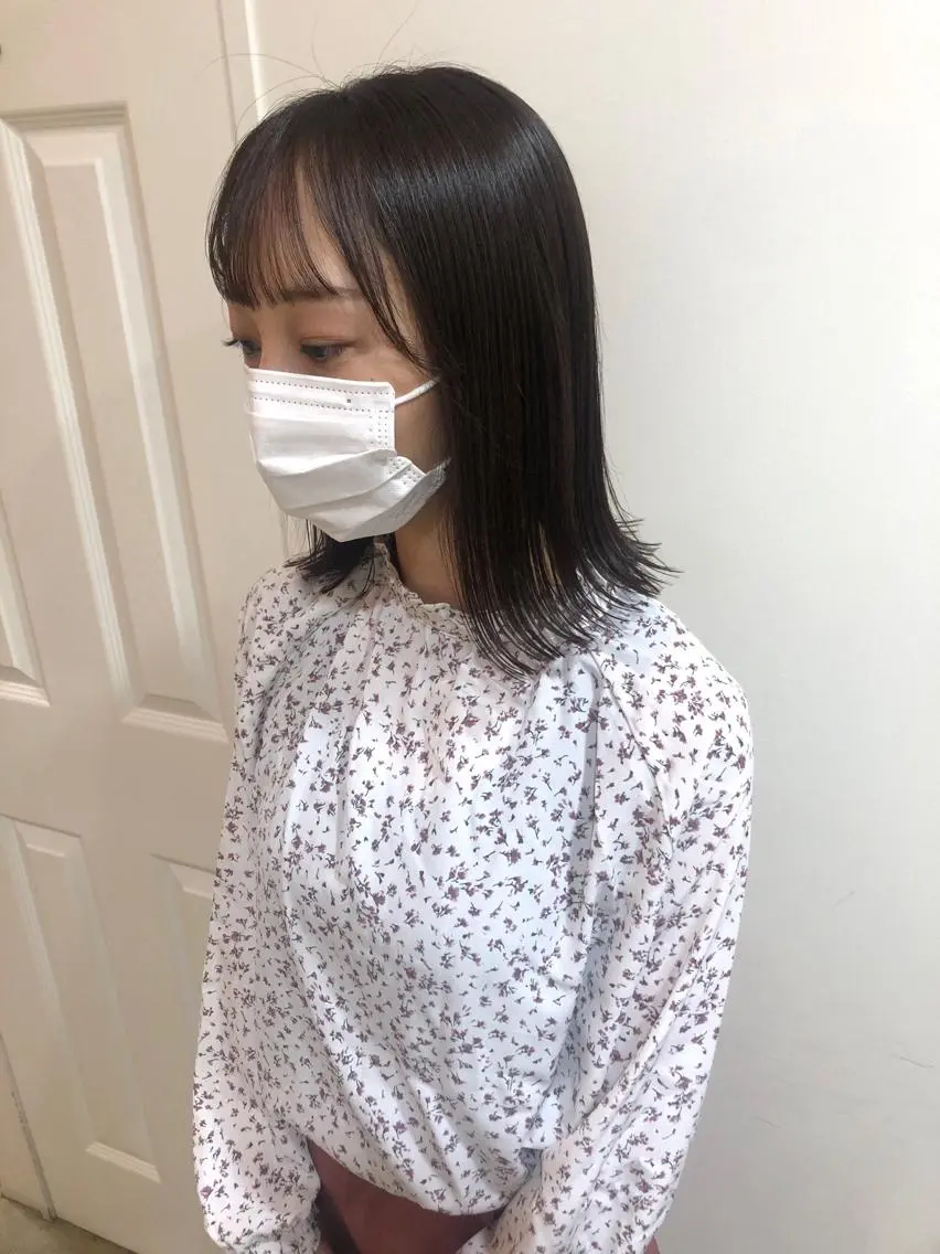 ミディアム カラー カット ヘアカラー トリートメント MIOベージュカラー 柔らかいカラーのヘアスタイル