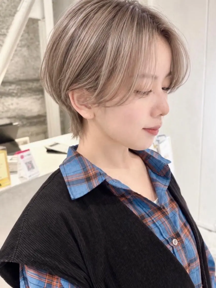 ショート カラー 丸みショート ベージュカラー ブリーチ 透明感カラー ハイライトカラー カット ヘアカラー トリートメント 骨格診断で絶対可愛い ✨丸みショート✨凌弥のヘアスタイル