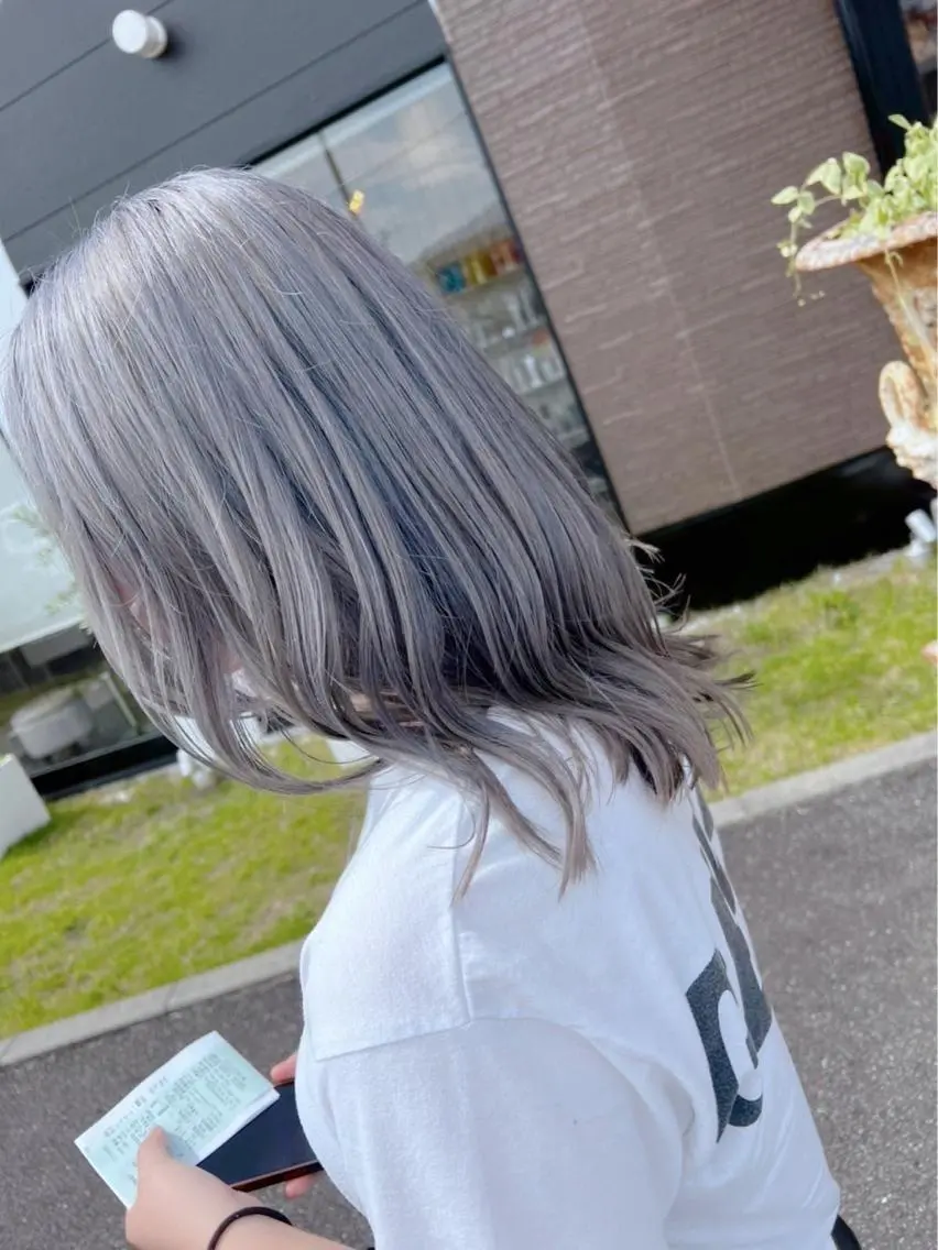 カラー シルバー earth甲府昭和店 東 允のヘアスタイル