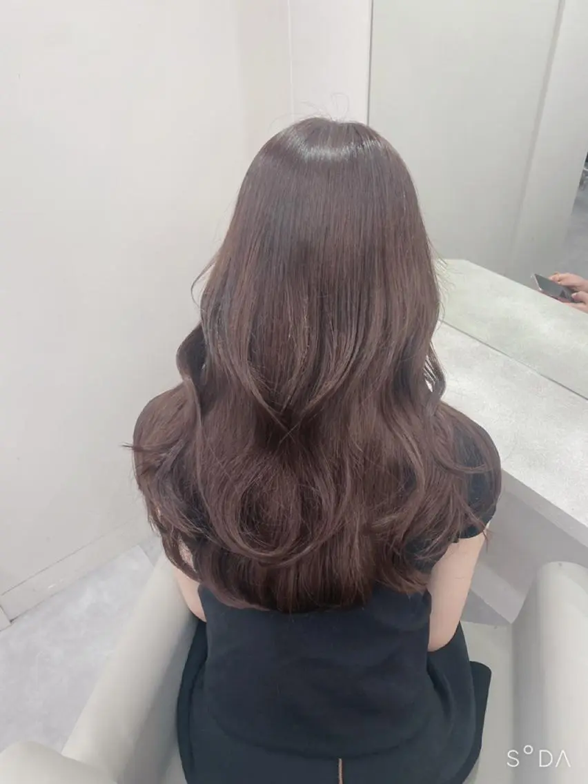 ロング レイヤー・ブリーチ kiyotoshiのヘアスタイル
