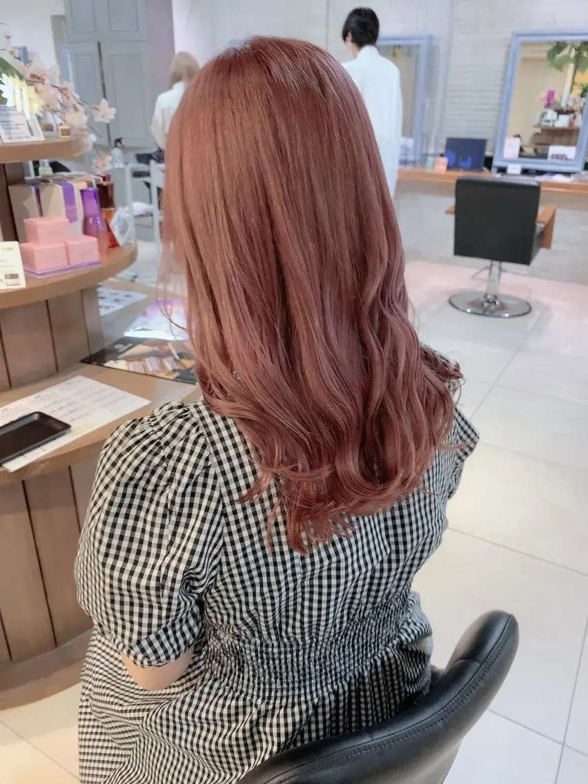 ロング カラー 透明感ハイトーン🦄 キラ🌈のヘアスタイル
