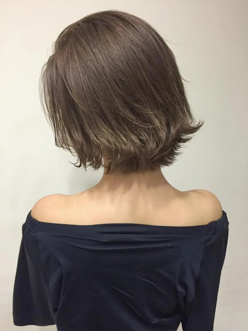 ショート カラー ベージュカラー ショコラベージュ ボブ 外ハネヘア エクステ／レイヤー 落合/心斎橋のヘアスタイル