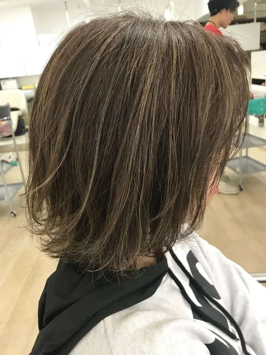 ショート カラー ヘアカラー トリートメント レイヤーカット 西村あきやのヘアスタイル